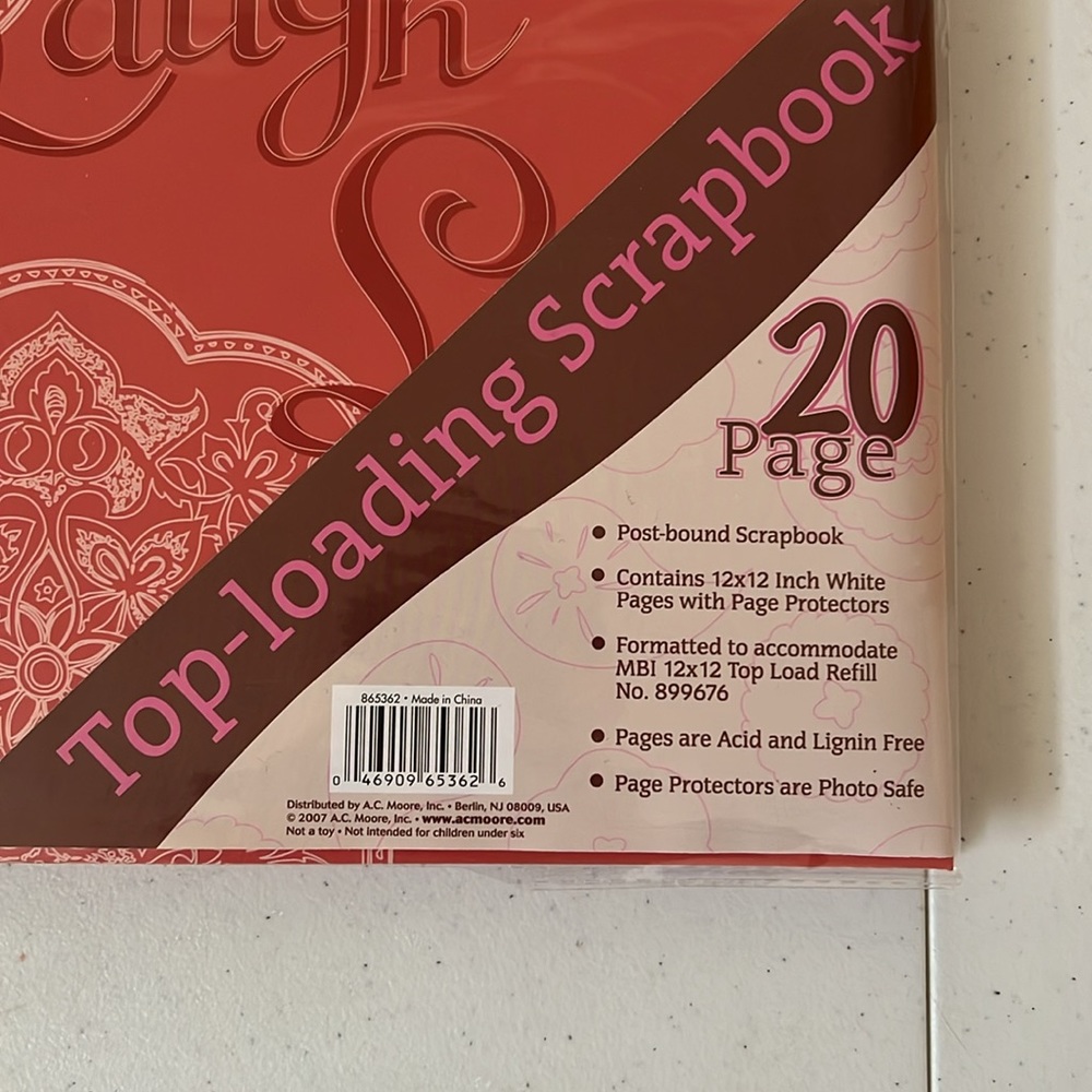 Red Top-Loading Scrapbook - Picture 2 of 5
